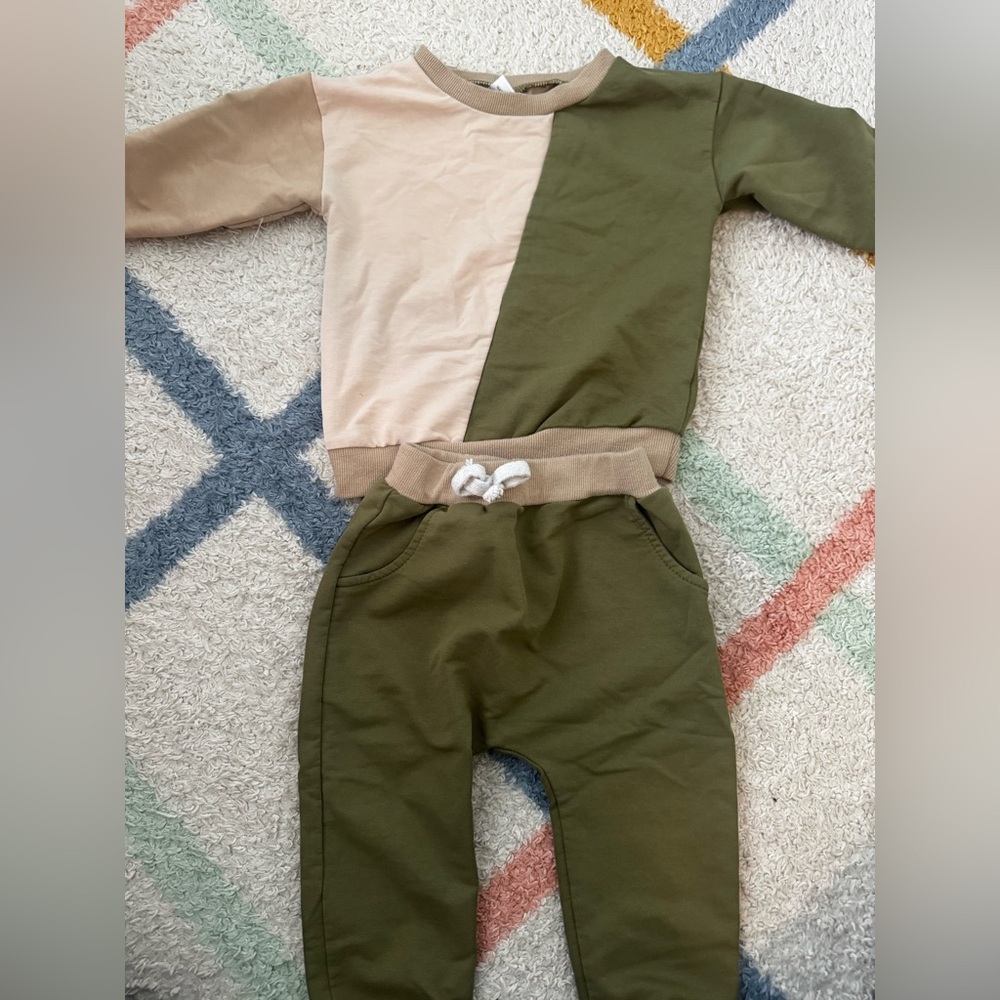 Two-Tone Olive & Beige Sweatshirt Set
